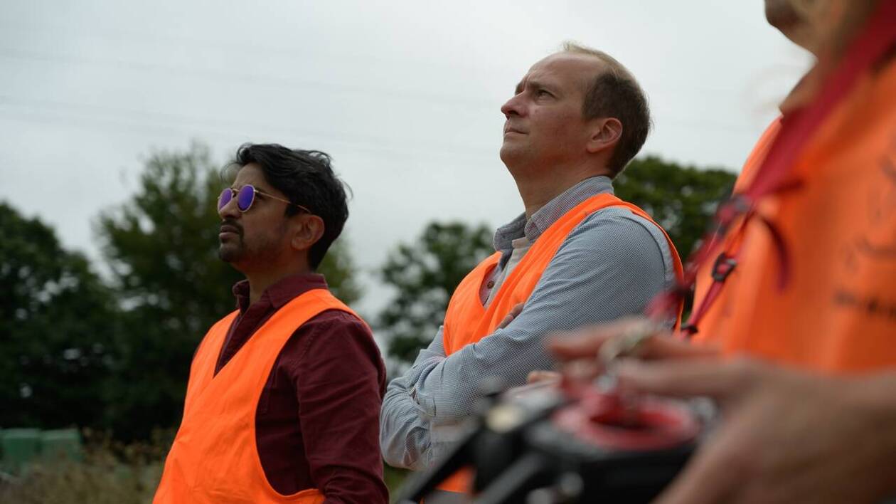 #France Célébration des mégalithes à Carnac avec un spectacle de drones impressionnant