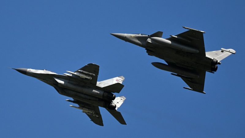 Intégration accrue des technologies militaires avancées par les nations mondiales