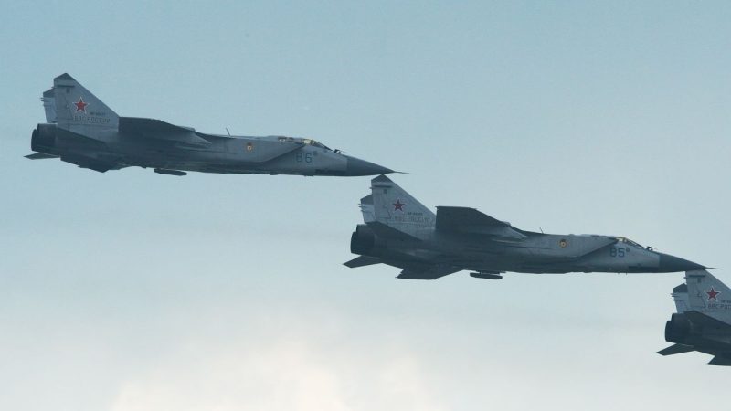 Les Incursions de Drones et MIGs Russes Révèlent des Faiblesses