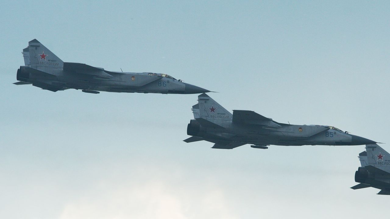 Les Incursions de Drones et MIGs Russes Révèlent des Faiblesses
