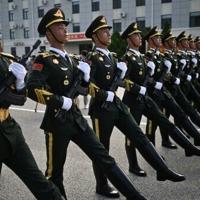 Nouvelles technologies militaires : Drones et lasers au défilé de Pékin