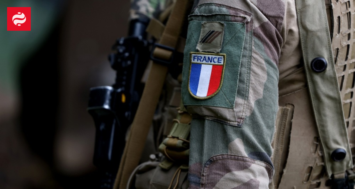 Observation de drones au-dessus d&rsquo;une base militaire en France