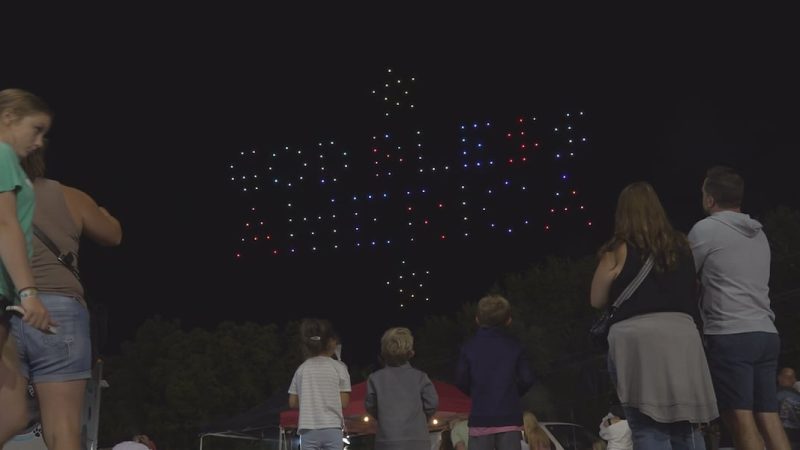 Premier spectacle de drones lumineux à Quad Cities