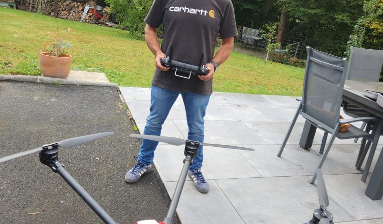 Révolution dans le nettoyage de toitures : le drone entre en scène à Colleret