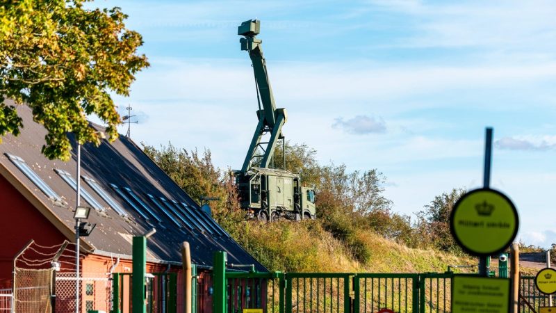 Surveillance accrue des sites militaires danois suite à des observations de drones