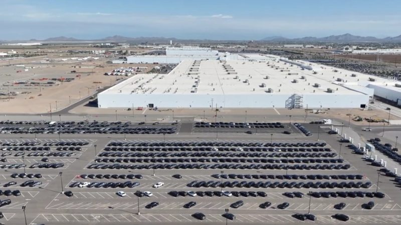 Survol par Drone des Nouvelles Installations de Lucid Motors