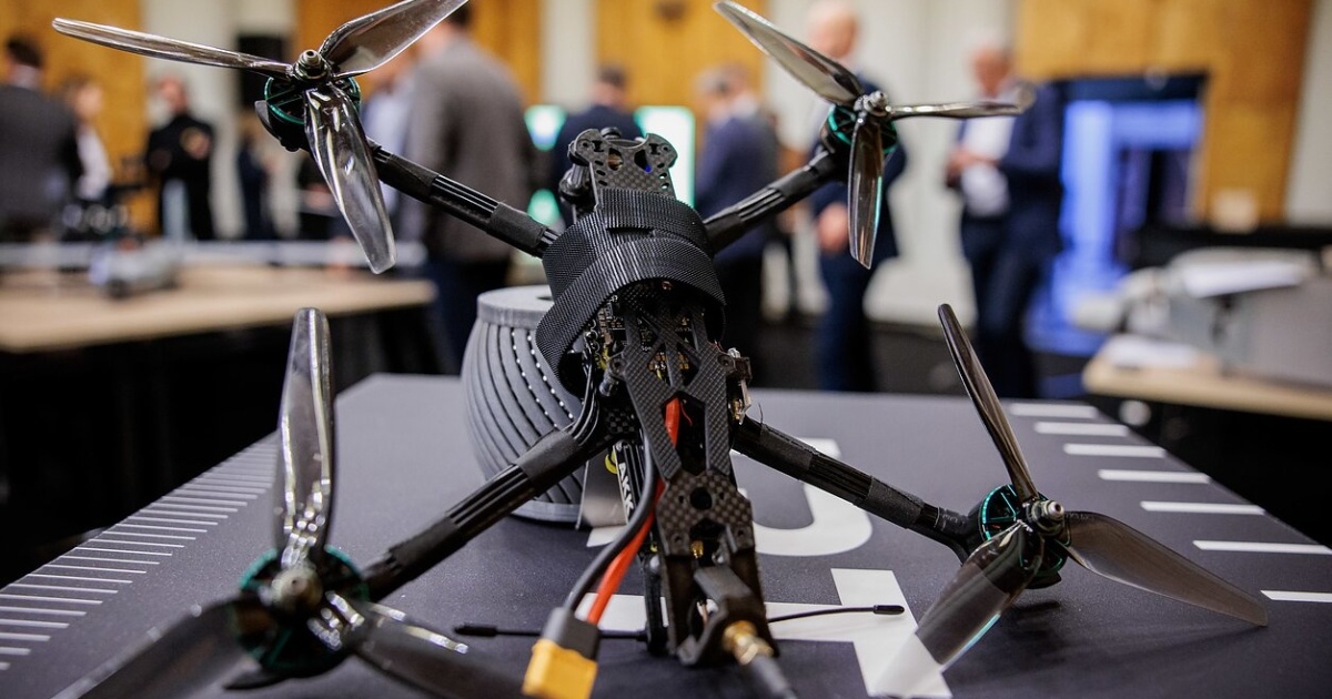 Survol par des drones non identifiés d’une base militaire en France