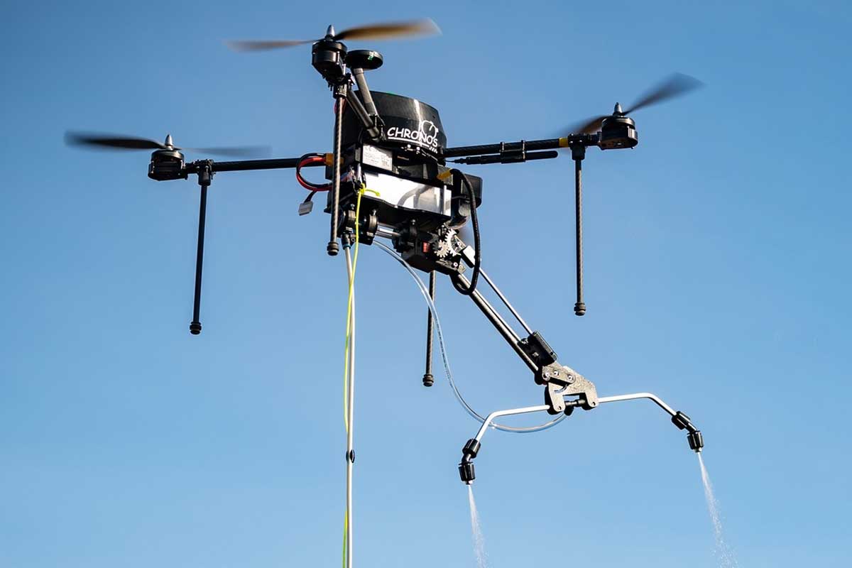 Un nouveau drone français révolutionne le nettoyage des panneaux solaires