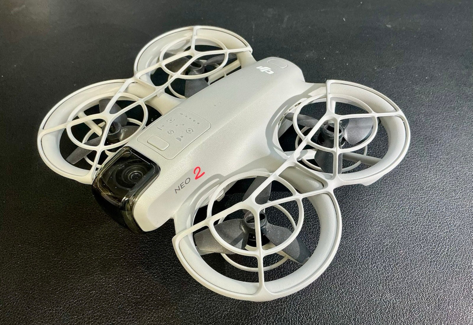 DJI annonce le lancement en novembre 2025 de ses nouveaux modèles : Neo 2, Mic 3 Pro et OM8