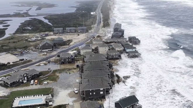Impact Impressionnant du Nor&rsquo;easter sur la Caroline du Nord Vu par Drone