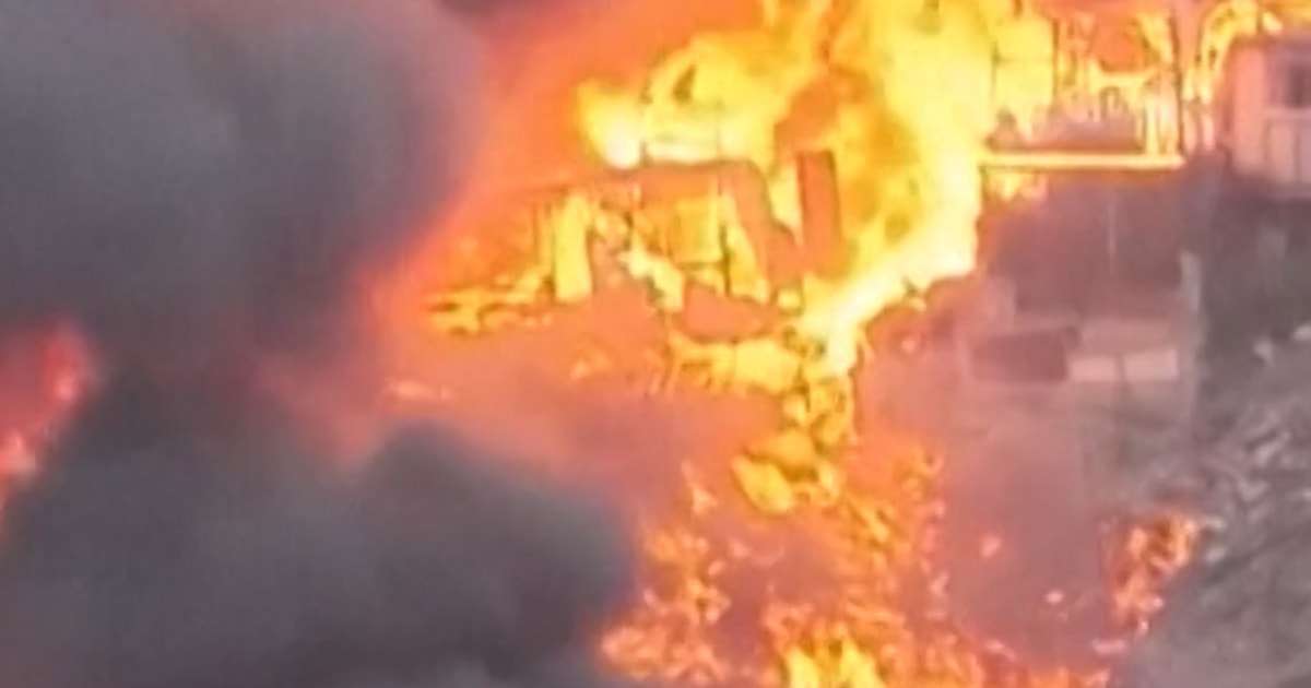 Impressionnantes images de drone : incendie dévastateur dans un quartier au Pérou