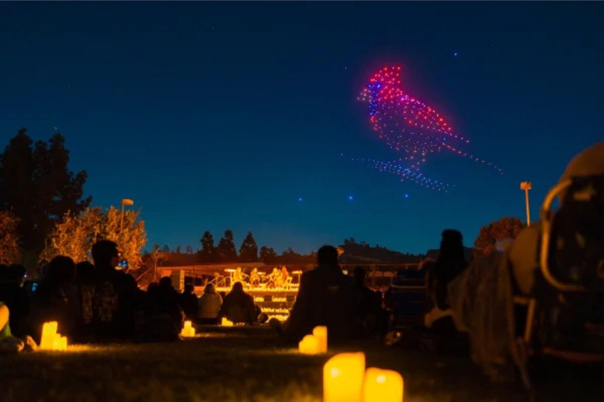 La magie des drones illumine les ciels du Colorado avec un spectacle artistique inoubliable