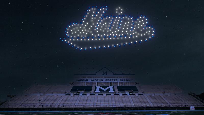 Show Fascinant de Drones Lumineux à l&rsquo;Université du Maine