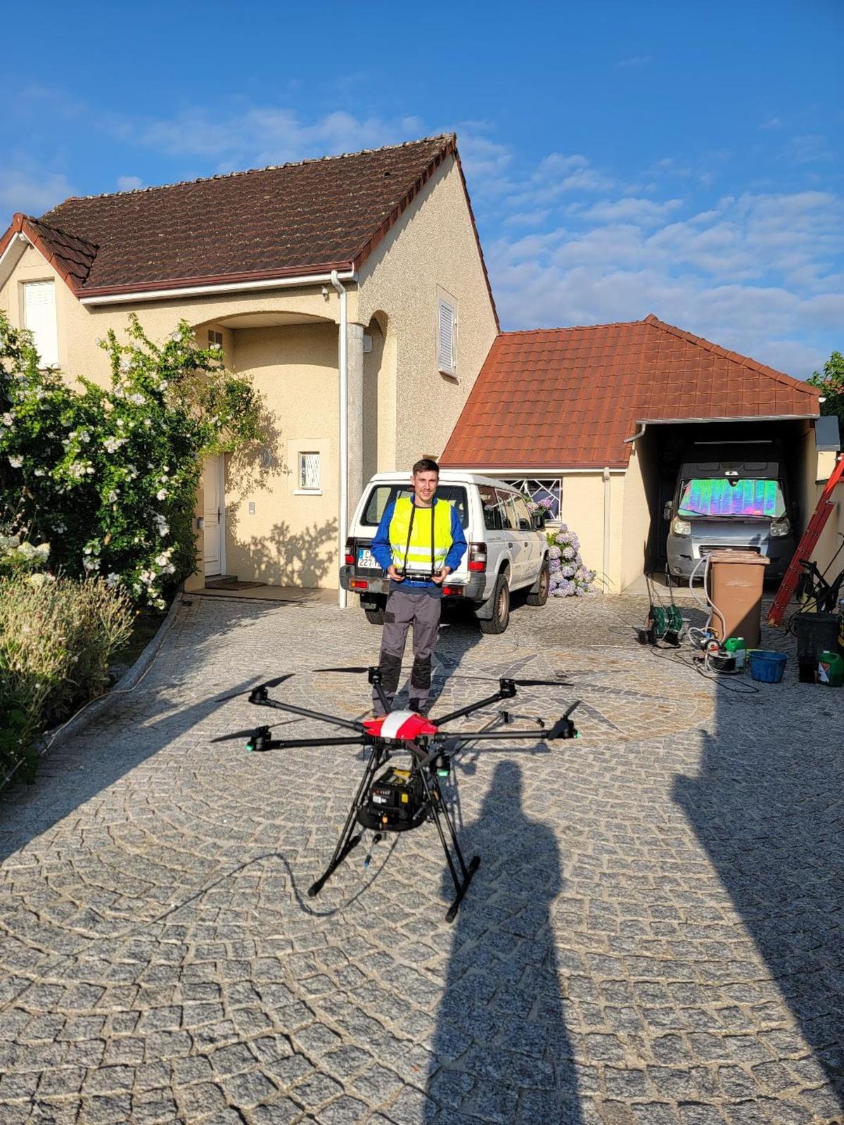 À Pau, Fly Wash révolutionne le nettoyage extérieur avec des drones