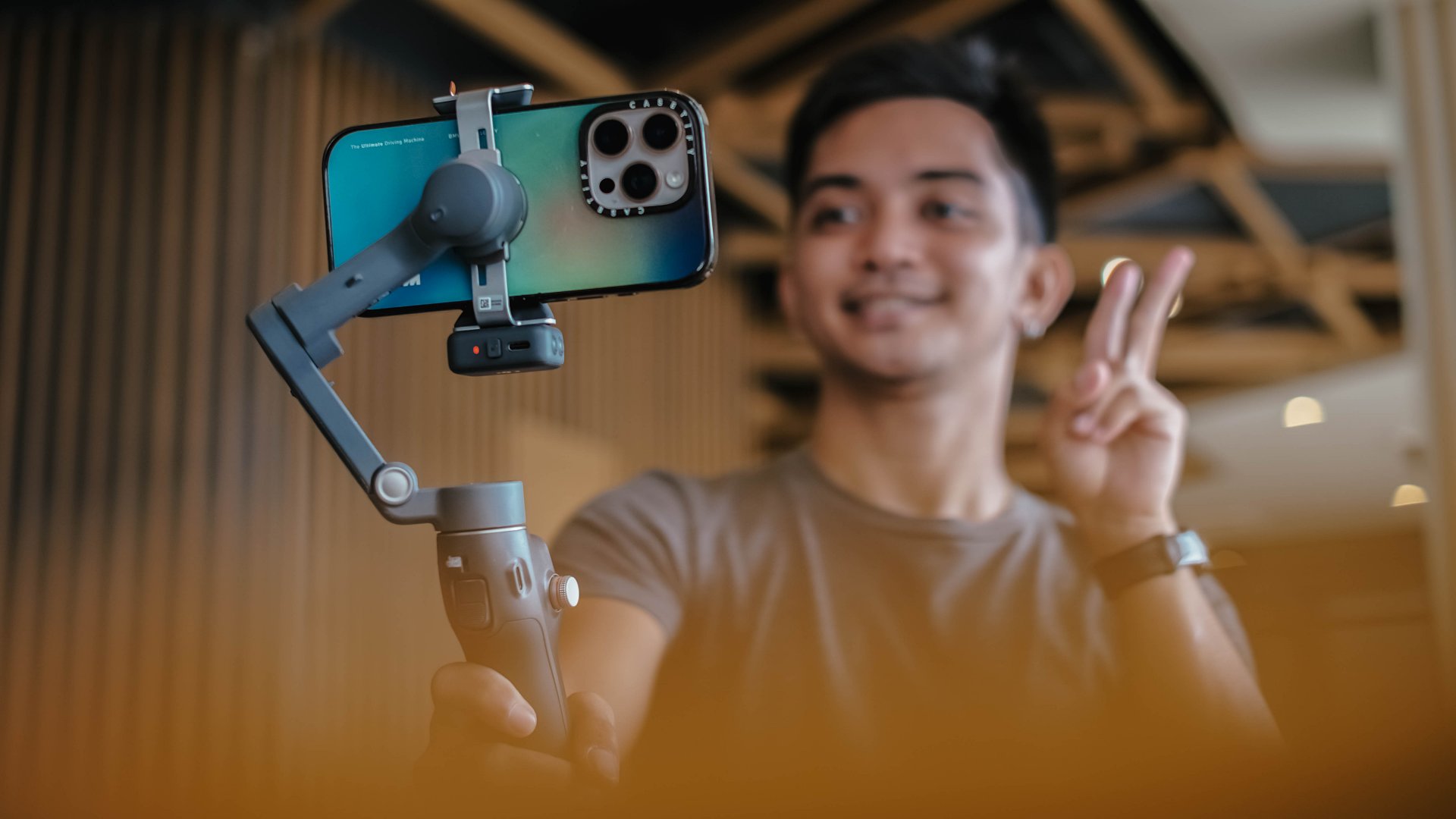 DJI Osmo Mobile 8 : l&rsquo;évolution intuitive pour les vidéastes mobiles