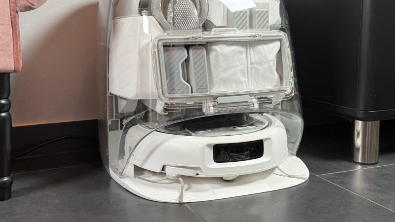 DJI frappe encore avec son premier robot aspirateur, le Romo P