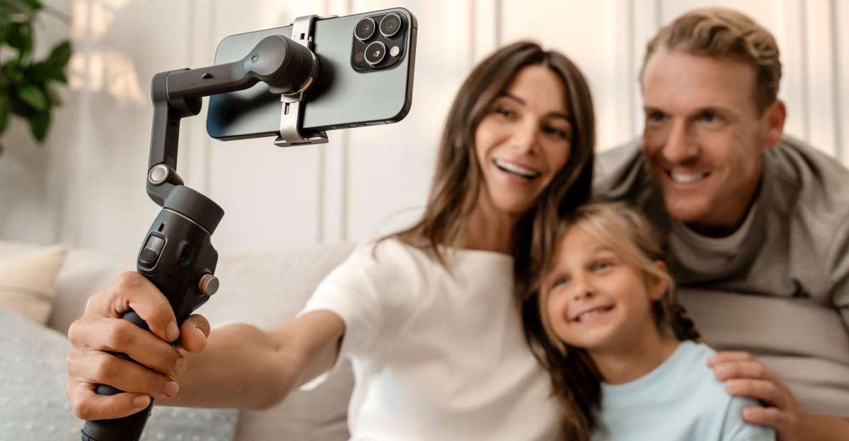 DJI lance l’Osmo Mobile 8 : Un stabilisateur innovant pour des vidéos parfaites