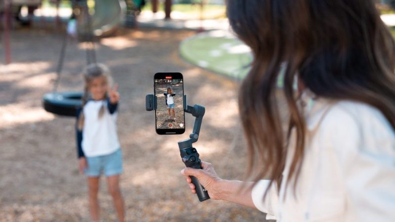 Découverte de l&rsquo;Osmo Mobile 8 de DJI : Stabilisation et innovation au rendez-vous