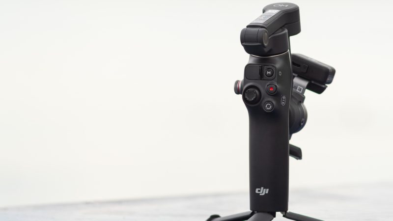 Découverte du DJI Osmo Mobile 8: Une Révolution Pour les Vidéastes sur Smartphone