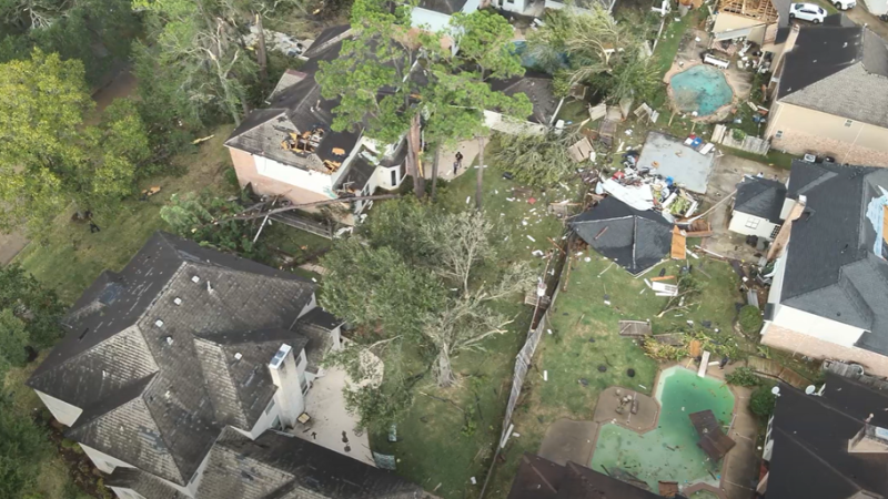 Drone filme les dégâts dévastateurs d&rsquo;un tornade à Houston