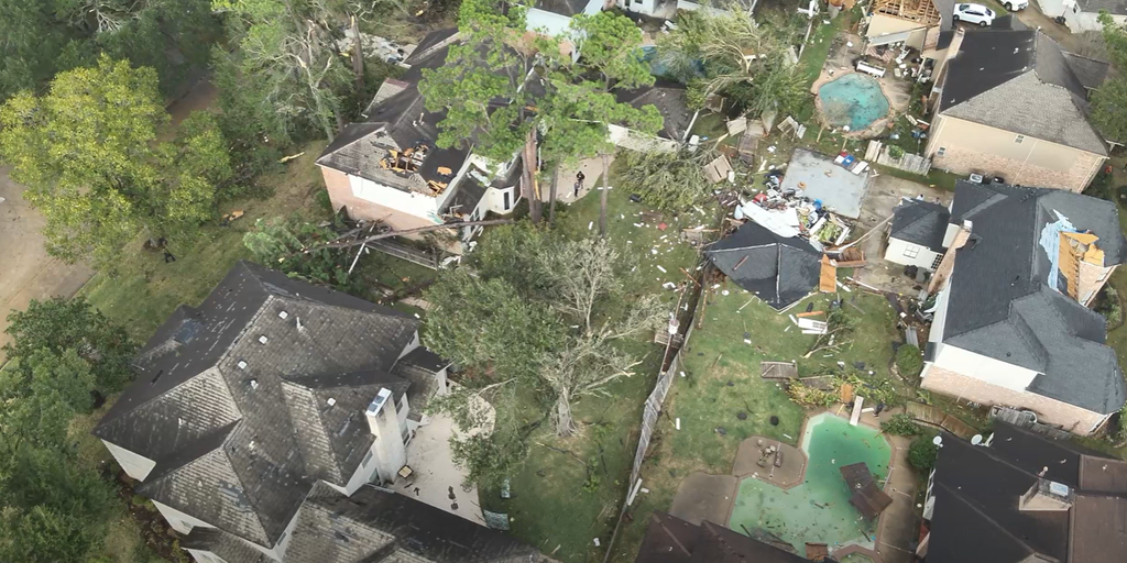 Drone filme les dégâts dévastateurs d&rsquo;un tornade à Houston
