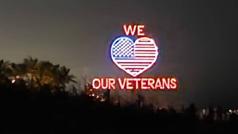 #États-Unis Spectacle lumineux à Pompano Beach : quand les drones illuminent le ciel