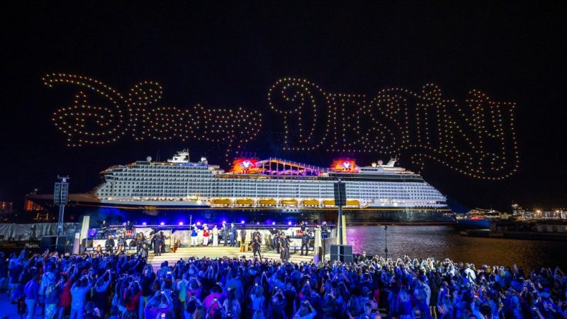 Floride : Le nouveau navire de croisière Disney Destiny inauguré avec un spectacle de drones