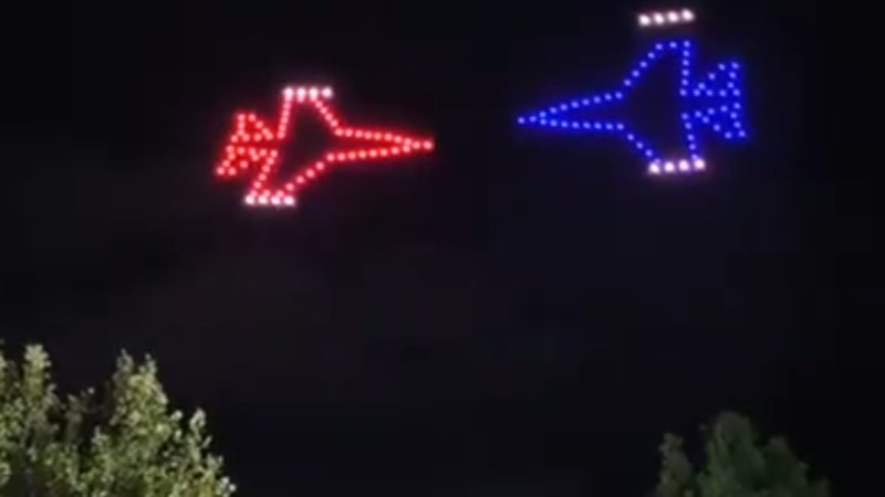 #Grèce Spectacle époustouflant de drones à Athènes pour une célébration patriotique