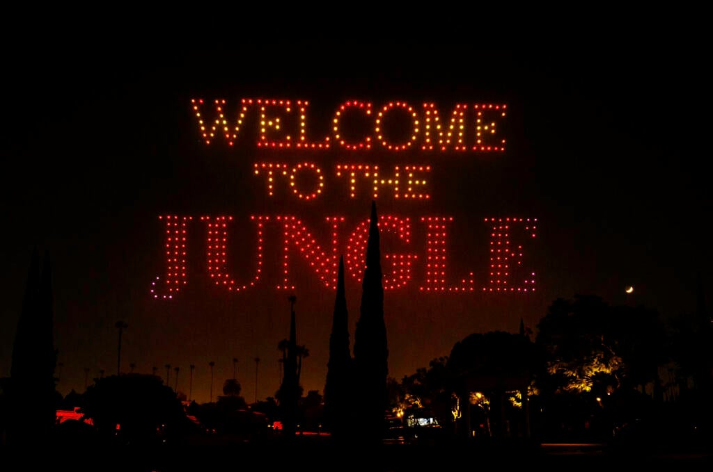 Guns N&rsquo; Roses annoncent leur tournée mondiale 2026 avec un spectacle étincelant