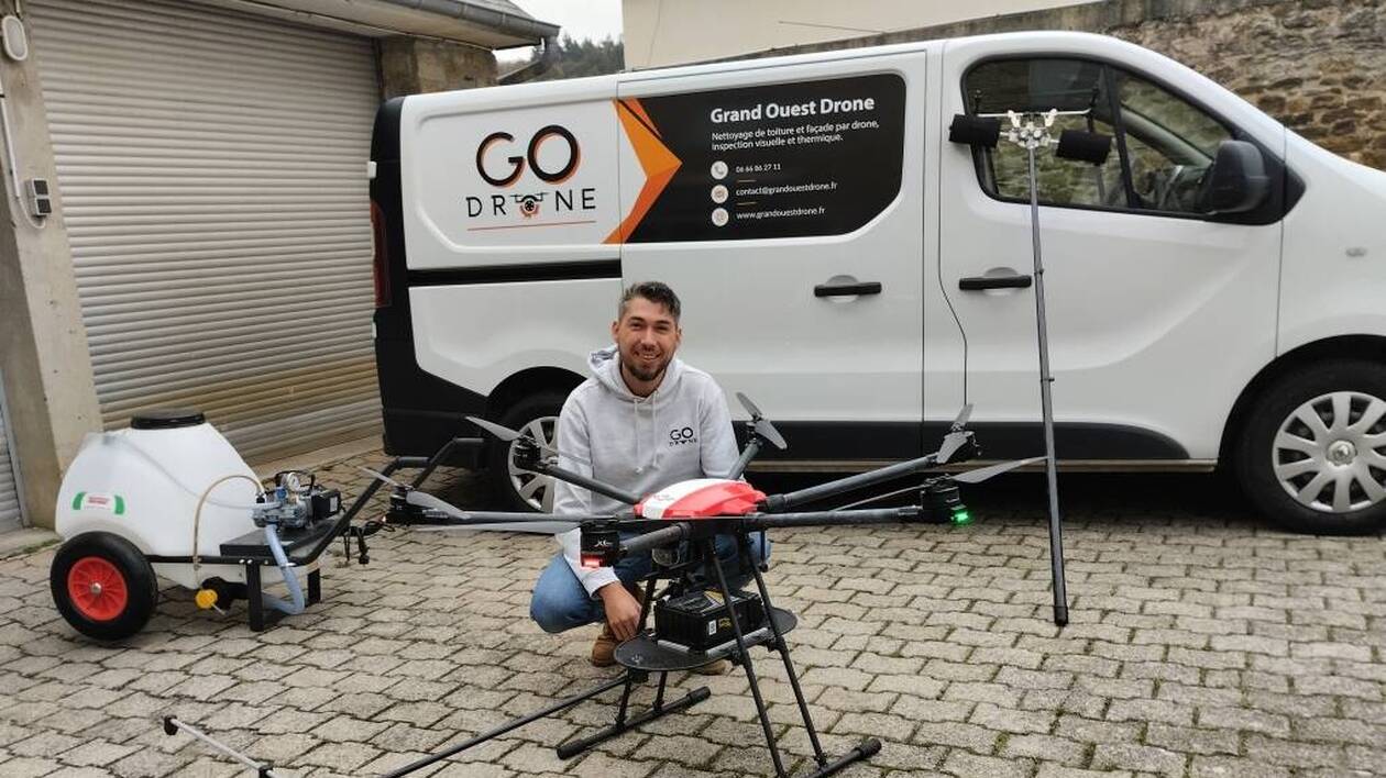 Innovation en Bretagne : Nettoyage de toitures par drone