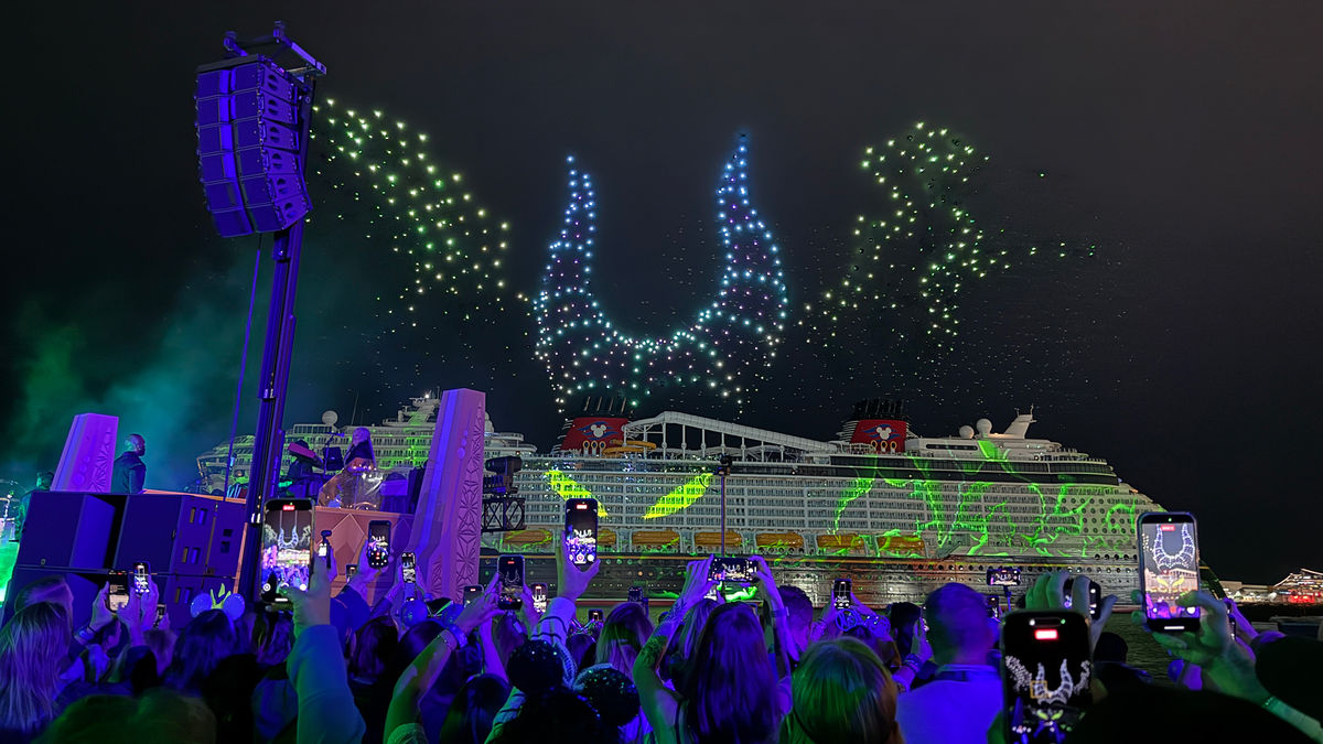 Le Disney Destiny prend le large pour sa première croisière