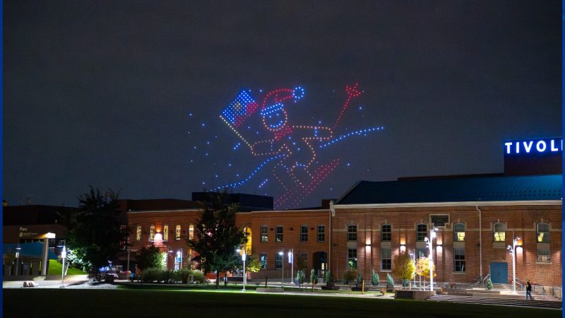 Le spectacle époustouflant Mile High Drone Show revient à Denver