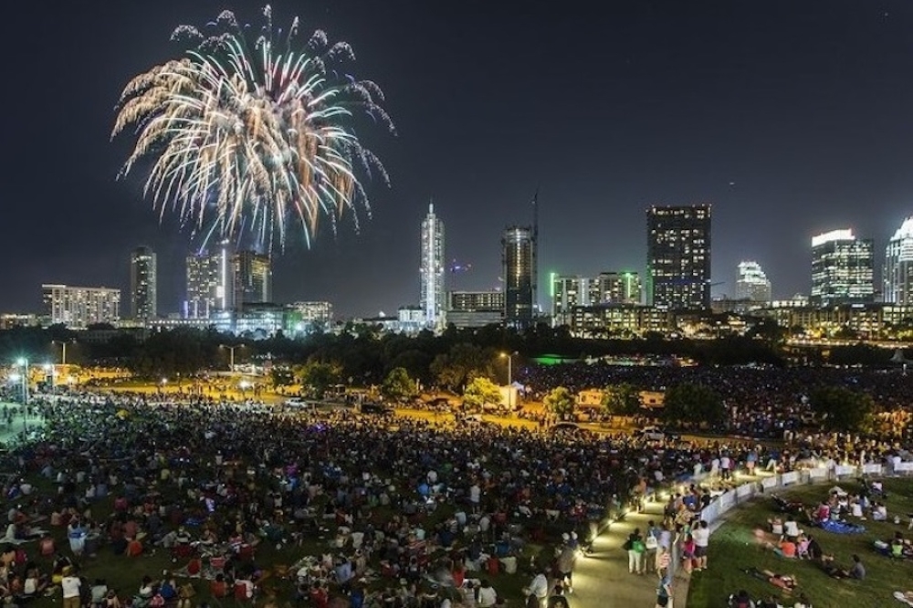 Les célébrations du Nouvel An à Austin illuminées par un spectacle de drones