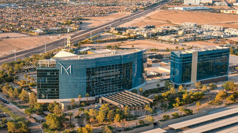 Spectacle de drones célébrant une nouvelle tour d&rsquo;hôtel à Henderson