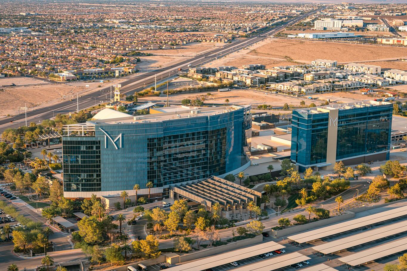 Spectacle de drones célébrant une nouvelle tour d&rsquo;hôtel à Henderson