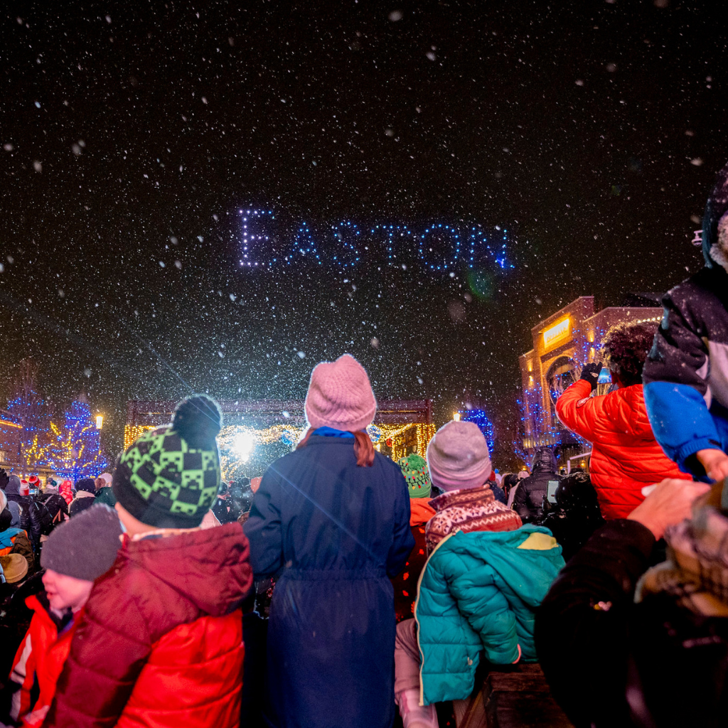 Spectacle époustouflant de drones pour les fêtes à Easton