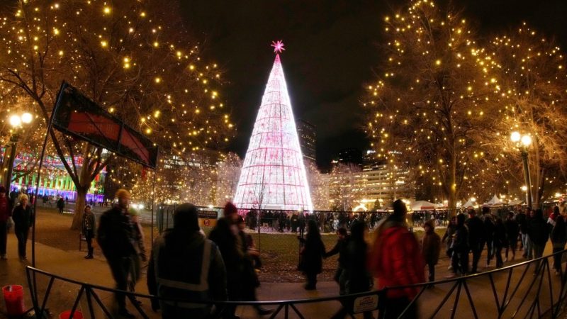 #USA Les spectacles de drones illuminent Denver pour les fêtes