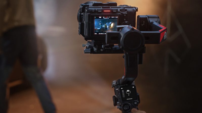 DJI présente le nouveau RS 5 : Un stabilisateur professionnel plein de promesses