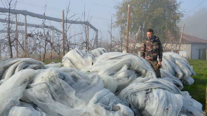 Des filets anti-grêle occitans envoyés en Ukraine pour protéger des drones russes