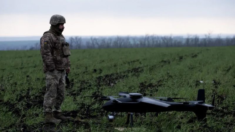 Formation des militaires français à la manipulation de drones en condition de guerre