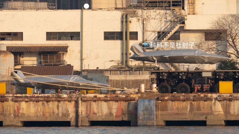 #Chine : Transformation d&rsquo;un navire de transport en porte-drones militaires