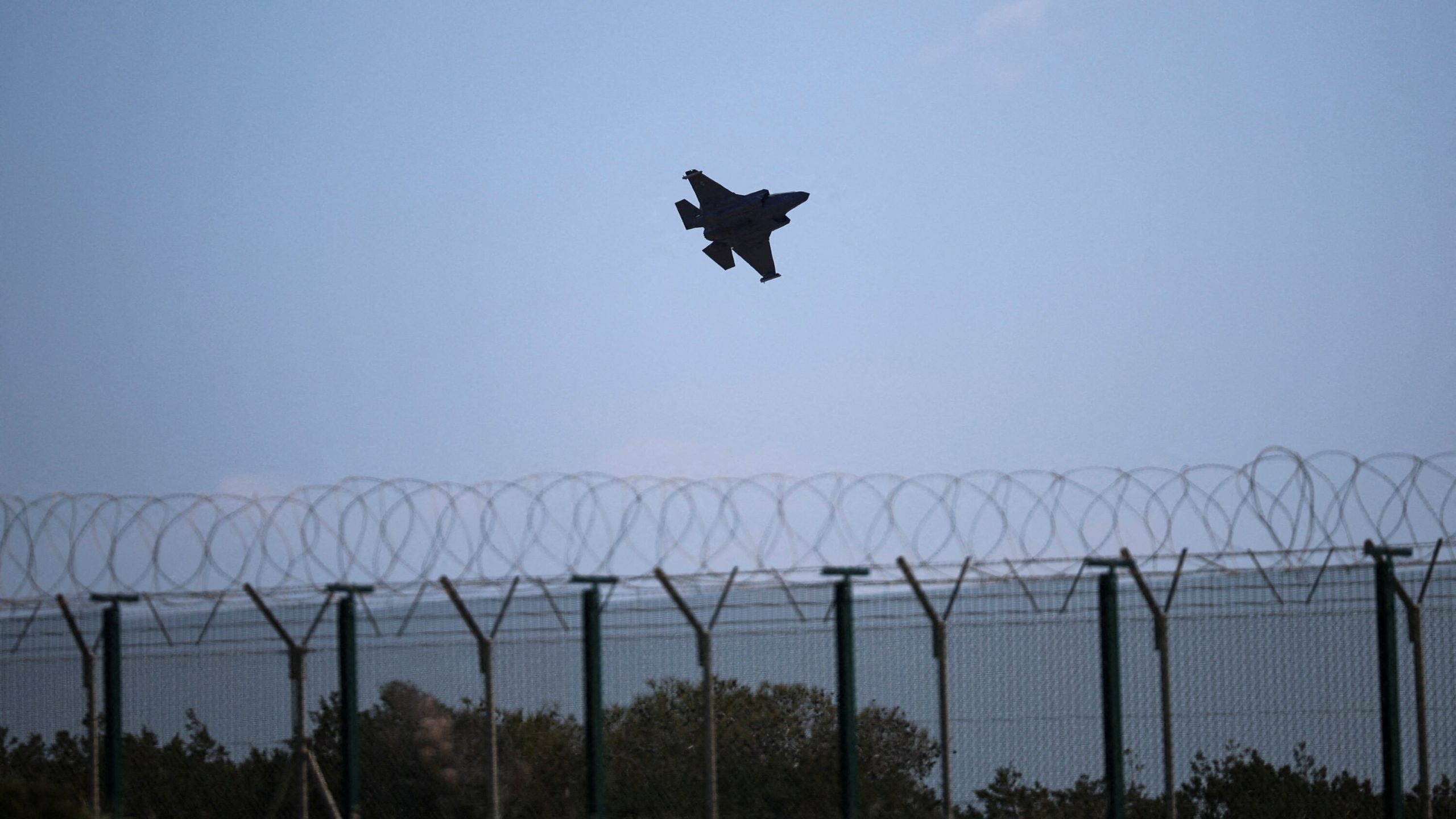 Dilemme pour Starmer : une base britannique à Chypre visée par des drones