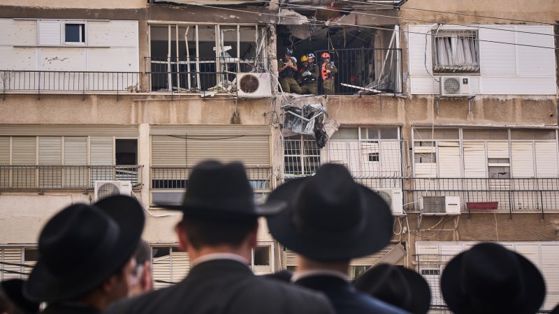 Tensions au Moyen-Orient : Les États arabes du Golfe interceptent de nouveaux missiles et drones