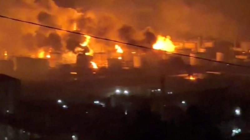 Ukraine affirme avoir frappé deux navires de débarquement russes en Crimée