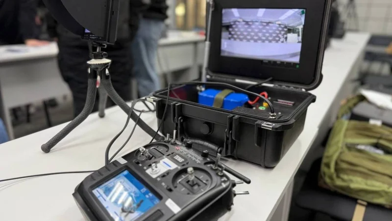 L&rsquo;armée ukrainienne déploie une station de contrôle universelle pour drones à fibre optique