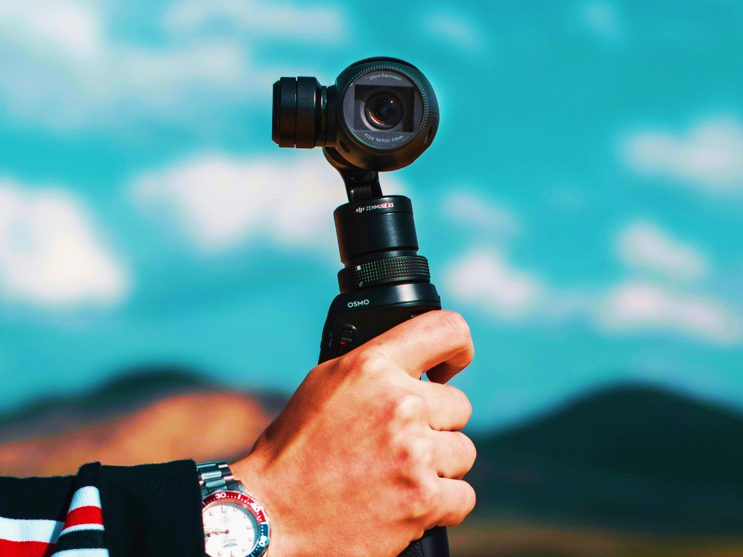 DJI Osmo Pocket 4 : un format cinéma inspiré de l&rsquo;iPhone 17 Pro en préparation