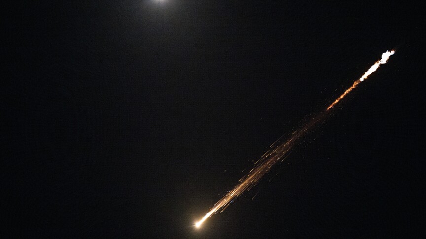 Les Émirats arabes unis signalent des attaques de missiles et drones iraniens après un cessez-le-feu