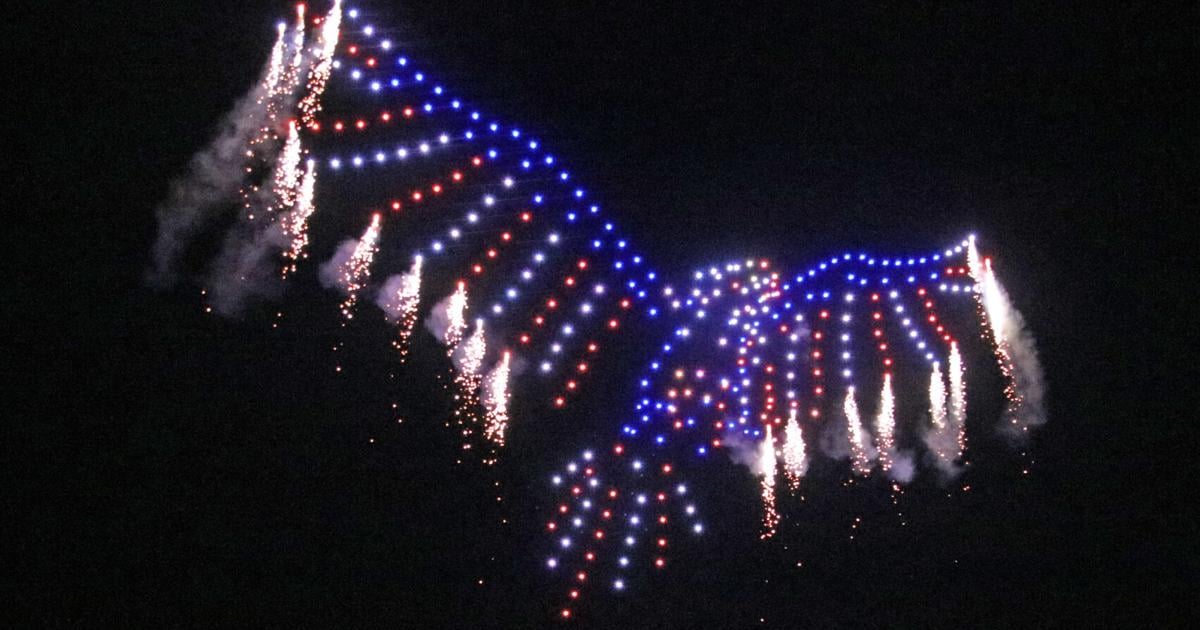 Un spectacle de drones pyrotechniques à Westerly attire 250 participants