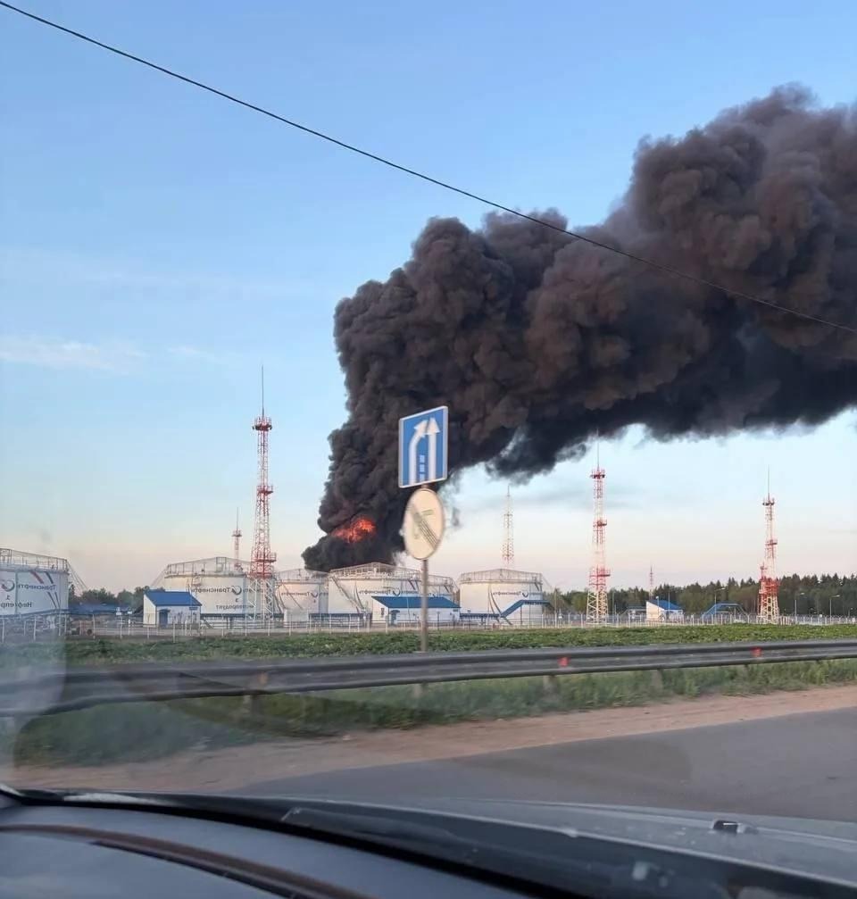 Des drones incendient des sites militaires et pétroliers en région de Moscou