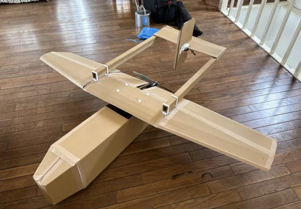 Les drones en carton japonais à 2 500 dollars surpassent les systèmes militaires traditionnels